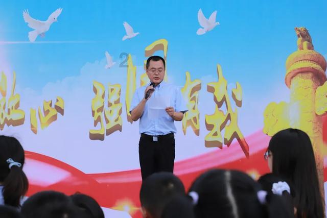 南宁铁路公安处“特警+乘警”守护春运列车平安
